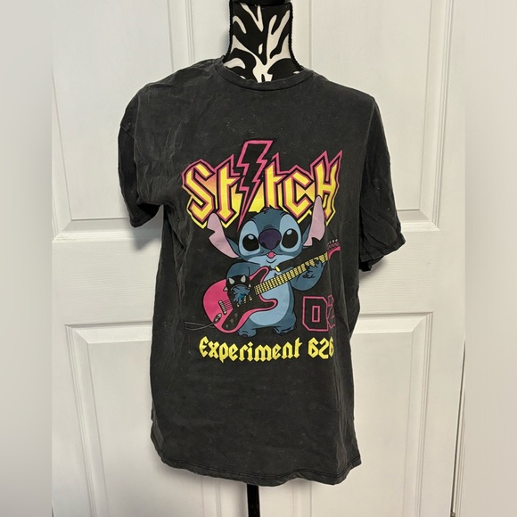 Disney stitch vintage looking tshirt- bundle 3/$25 - Picture 1 of 2